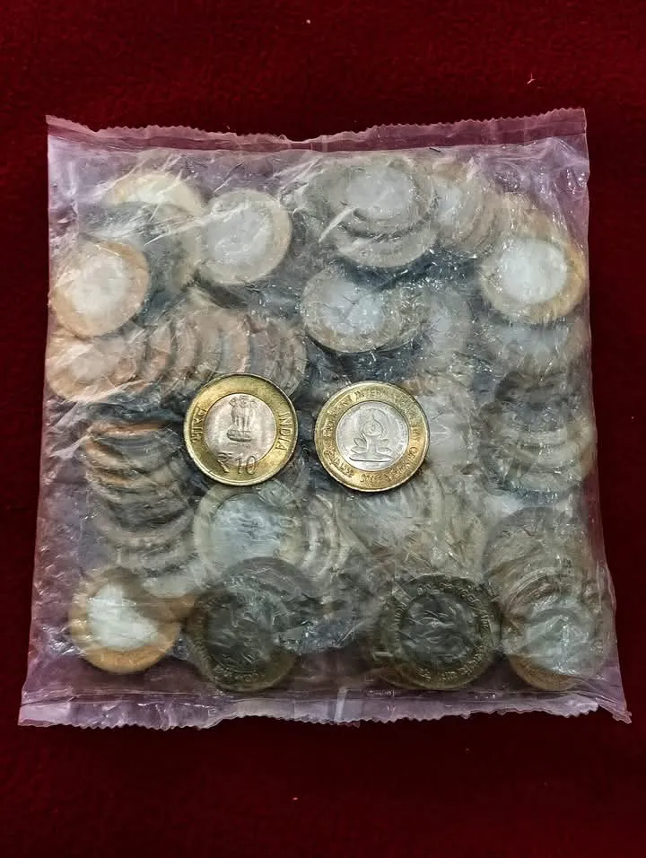 10/- YOGA DAY MUMBAI MINT BANK SEAL PACKT OF 100 COINS